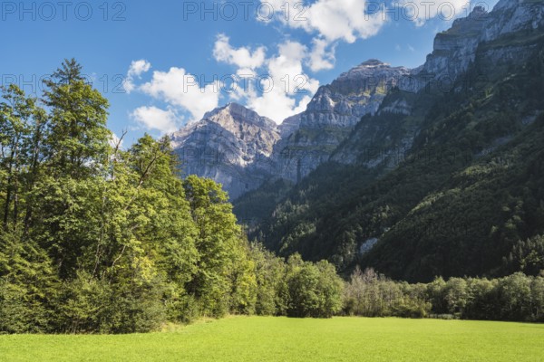 Mountain landscape in the Klöntal valley with the Glärnisch group, up to 2915 metres high, Canton Glarus, Switzerland, Europe