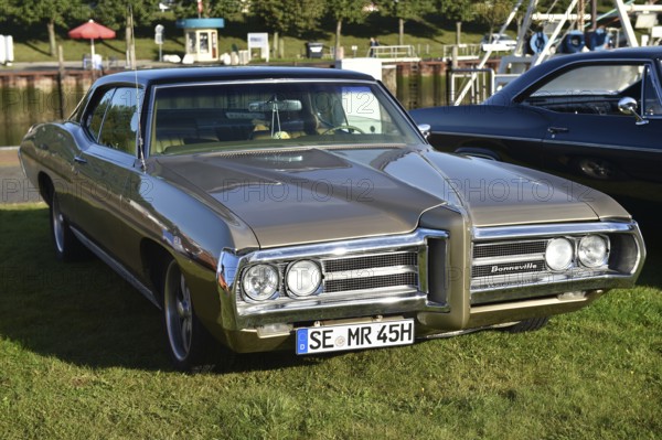 Pontiac Bonneville, 1970, at a classic car meeting in Büsum, Germany, Europe