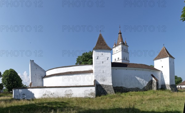 The Honigberg Protestant Church, Biserica Evanghelica Fortificata din Harman, in Transylvania. The church is a fortified church, which was surrounded by a wall like a fortress for defensive purposes. Honey Mountain, Harman, Brasov, Transylvania, Transylvania, Romania, Southeast Europe, Europe
