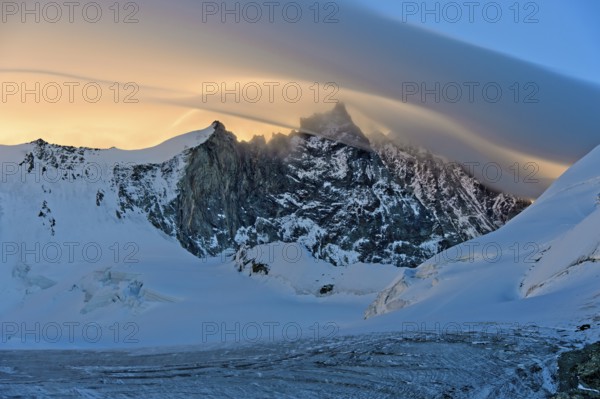 Sunrise over the Turtmangletscher, the peaks Bishorn and Weisshorn behind, Zinal, Val d'Anniviers, Valais, Switzerland, Europe