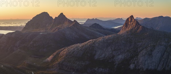 Mountains in the evening light, Helgeland coast near Jektvik, Rødøy, Nordland, Norway, Europe