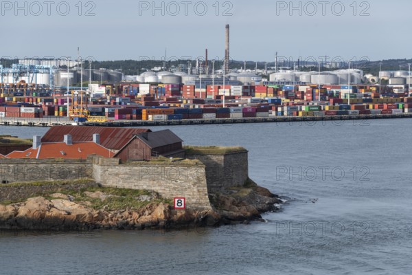 Fortress Nya Elfsborg or New Älvsburg at the mouth of the river Göta älv into the Kattegat, container, harbour of Gothenburg, Västra Götalands län, Sweden, Europe