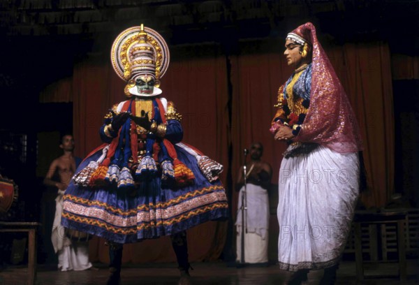 Green and Minukku character in Kathakali at Kerala Kalamandalam, classical dance of Kerala, India, Asia