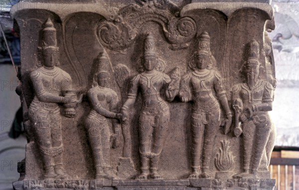 Marriage of Parvati Sculptures in Ramaswamy temple pillared Mahamandapatam in Kumbakonam, Tamil Nadu, India, Asia