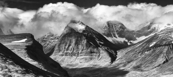 Mount Duolbagorni (Tuolpagorni) in the Laddjuvagggi valley, Kebnekaisefjaell, Norrbotten, Lapland, Sweden, September 2012, Europe