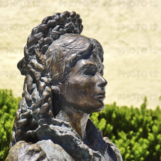 Bronze sculpture of Empress Sissi