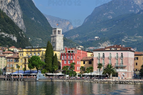 Lake promenade, Riva del Garda, Lake Garda, Trentino, Lago di Garda, Italy, Europe