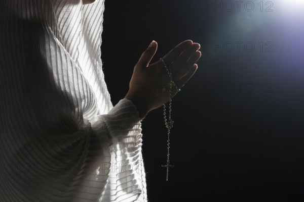 Prayer holding necklace croos full moon