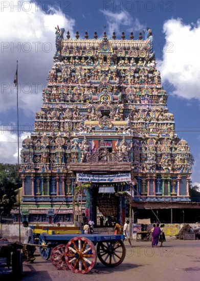 Nageswara Vaishanavite temple Rajagopuram the main gateway in Kumbakonam, Tamil Nadu, India, Asia