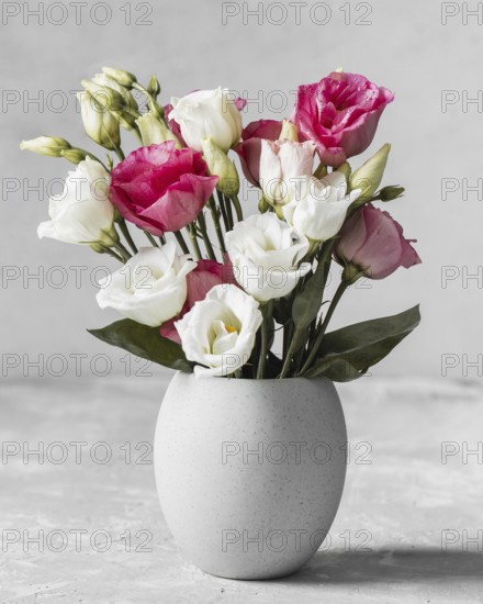 bouquet roses white vase. Resolution and high quality beautiful photo