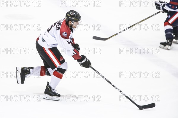 MELBOURNE, AUSTRALIA, JUNE 21: James Bettauer of Canada skates in the 2019 Ice Hockey Classic in Melbourne, Australia, Oceania