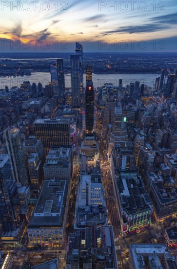 A picture of the rooftops of Manhattan as seen from the Empire State Building