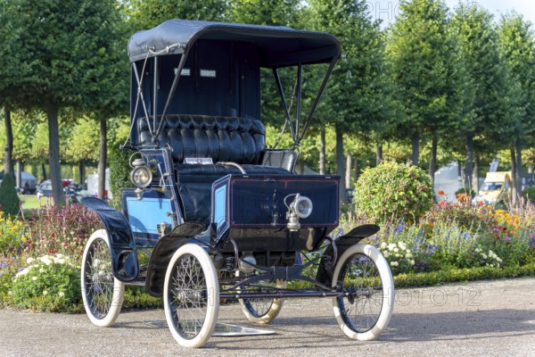Vintage Grout Steamer, USA 1900, steam drive, 1 cylinder, 6. 5 hp, 320 kg, 35 km h, Classic Gala, International Concours dElegance, Schwetzingen, Germany, Europe
