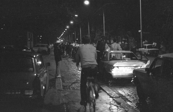 GDR, Berlin, 09. 11. 1989, opening of the Berlin Wall, traffic jam, motorcade to the Bornholmer Strasse border crossing