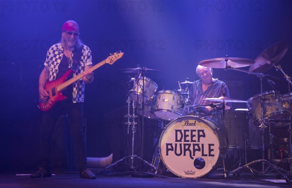 Roger GLOVER on bass guitar left, Ian PAICE on drums