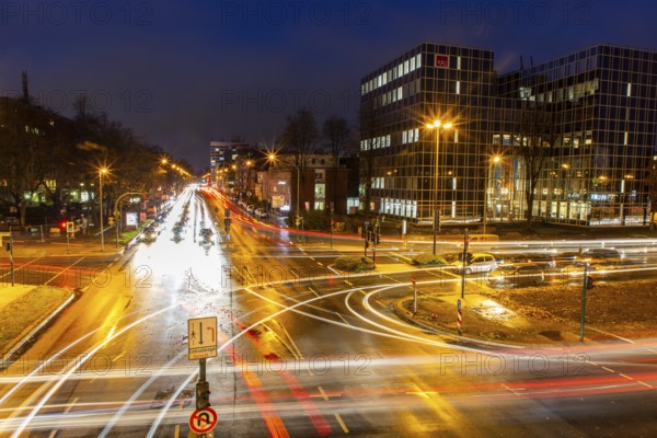 Bundesstrasse B224, Alfredstrasse, in Essen Rüttenscheid, evening rush hour traffic, this area would also be affected by a diesel driving ban, Essen, North Rhine-Westphalia, Germany, Europe