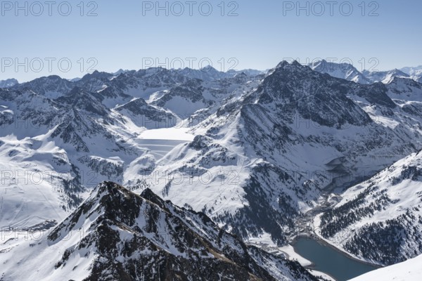 Peaks and mountains in winter, Sellraintal, Stubai Alps, Kühtai, Tyrol, Austria, Europe