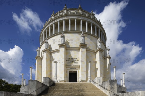 Portal, entrance, monument Befreiungshalle Kehlheim, round hall with dome, 45 m high, 29 m diameter, classicism, built 1842 to 1863 by Friedrich von Gärtner and Leo von Klenze, Michelsberg, Kelheim, Lower Bavaria, Bavaria, Germany, Europe