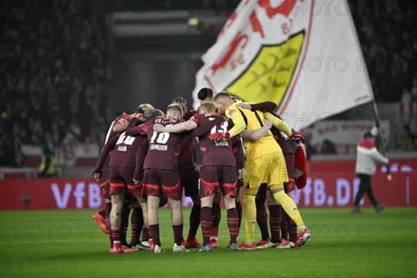 Team building, team circle in front of the start of the match RB Leipzig RBL VfB Stuttgart MHPArena, MHP Arena Stuttgart, Baden-Württemberg, Germany, Europe