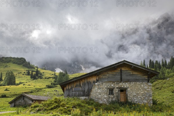 The Ladiz-Alm, the high alpine pasture of the Eng-Alm, Ladiz-Alm, Karwendel Mountains, Tyrol, Austria, Europe