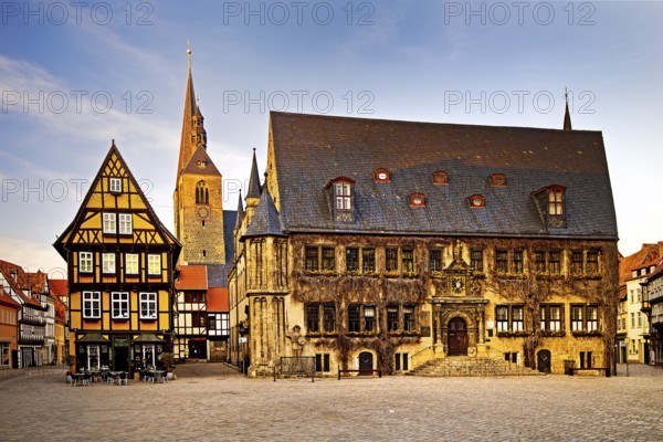 Market with town hall and market church, UNESCO World Heritage Site, Quedlinburg, Saxony-Anhalt, Germany, Europe
