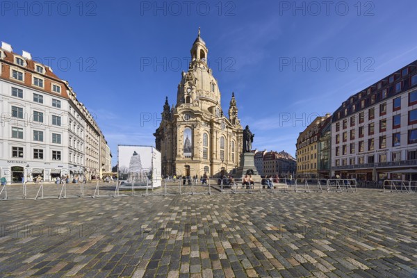 Frauenkirche Dresden, architectural style baroque, security barrier, general modern architecture, deep blue sky with veil clouds, Neumarkt square, Dresden, state capital, independent city, Saxony, Germany, Europe