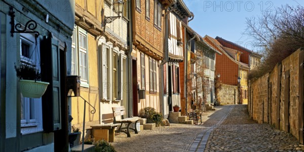 Half-timbered houses with cobblestones on the Schlossberg, Old Town of the World Heritage City of Quedlinburg, Saxony-Anhalt, Germany, Europe