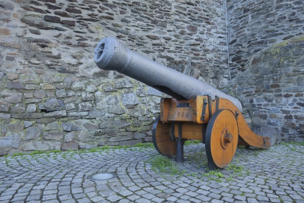 Reconstruction of a historical canon at the Helmswart Tower, Andernach, Rhineland-Palatinate, Upper Middle Rhine Valley, Germany, Europe