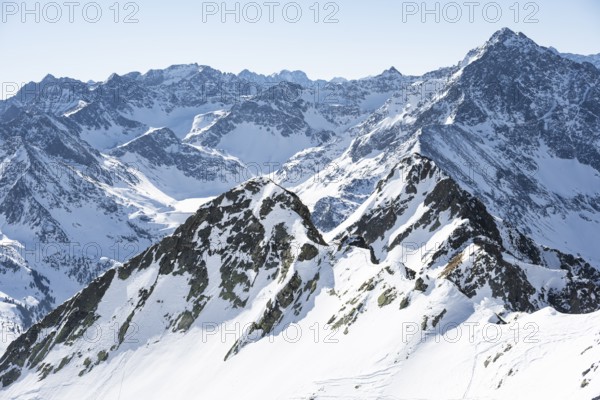 Peaks and mountains in winter, Sellraintal, Stubai Alps, Kühtai, Tyrol, Austria, Europe