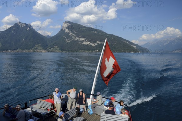 Navigation on Lake Thun with Mount Niederhorn (1963 m), Bernese Oberland, Canton Bern, Switzerland, Europe