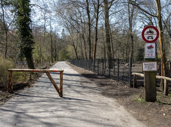 Wooden barrier on Waldweg, Berlin-Tegel, Berlin, Germany, Europe