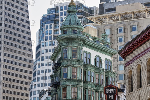 Columbus Tower, Sentinel Building, Francis Ford Coppola Building, Flatiron style, copper green, North Beach district, Columbus Avenue, San Francisco, California, USA, North America