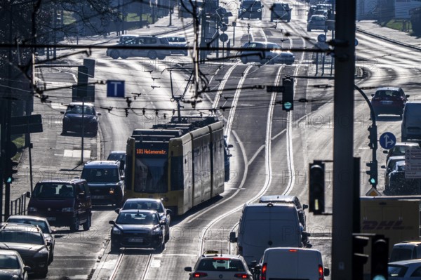 Ruhrbahn tram, city centre traffic, Hobeisenstrasse, in front Martin-Luther-Strasse, Essen-Holsterhausen, Essen, North Rhine-Westphalia, Germany, Europe