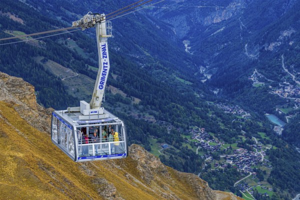 Cable car from Grimentz to the Sorebois summit station, Val d'Anniviers, Valais Alps, Canton Valais, Switzerland, Europe