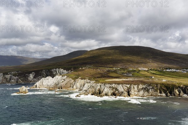 Rugged cliffs, chalk cliffs, Ashleam Bay, Portnahally Bay, panoramic Atlantic Drive, Achill Island, Acaill, Mayo, Wild Atlantic Way, Ireland, Europe