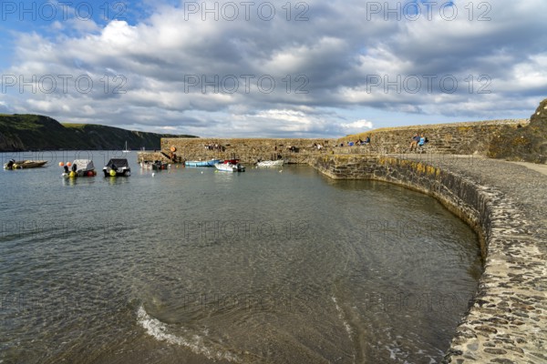 Harbour wall of Gorran Haven, St Goran, Cornwall, England, Great Britain