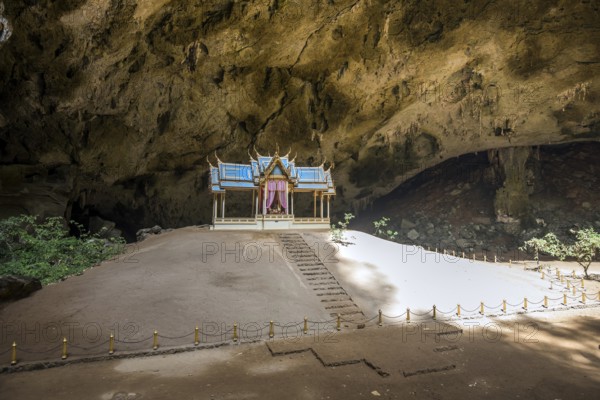 Phraya Nakhon Cave, Hua Hin, Prachuap Khiri Khan Province, Thailand, Asia