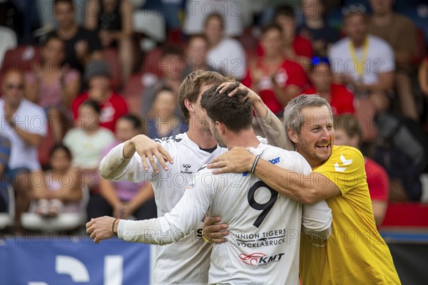 Fistball: TSV Pfungstadt against Union Tigers Vöcklabruck (IFA 2024 Fistball World Tour Finals Mannheim, Final) . Picture: Great joy among the Vöcklabruck players after winning the title