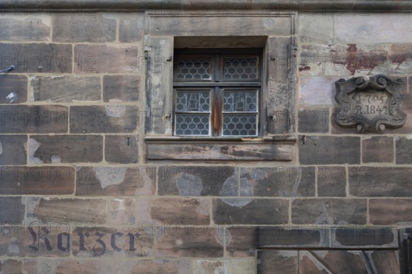 Façade with window of the former dungeon, built in 1743, Apfelstr. 12, Erlangen, Middle Franconia, Bavaria, Germany, Europe