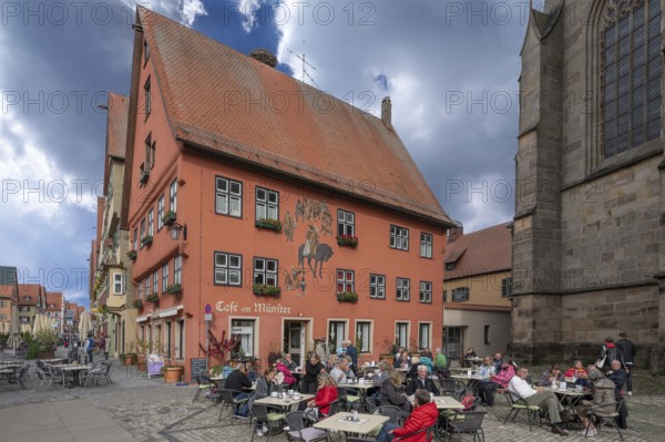 Historic house, today Café am Münster, Weinmarkt, Dinkelsbühl, Bavaria, Germany, Europe