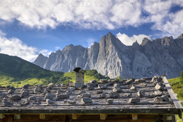 The Ladiz-Alm, the high pasture of the Eng-Alm, shingle roof weighed down with stones, Ladiz-Alm, Karwendel Mountains, Tyrol, Austria, Europe