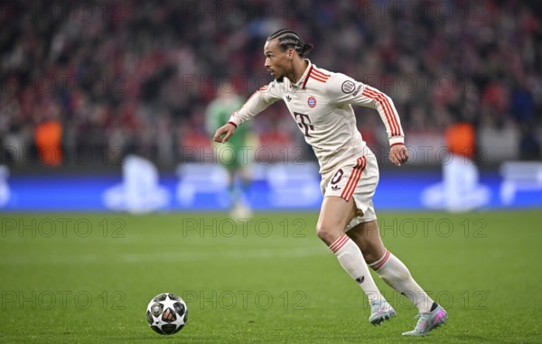 Leroy Sané FC Bayern Munich FCB (10) Action on the ball Champions League, Allianz Arena, Munich, Bayern, Germany, Europe
