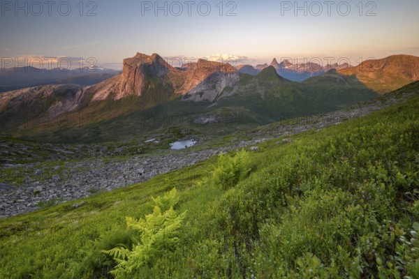 Mountains at the Efjord at sunset, near Narvik, Tysfjord, Ofoten, Norway, Europe