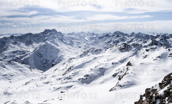 Mountain panorama with view of peaks of the Bernina group, view from Piz Grialetsch in winter, Grisons Haute Route, Albula Alps, Rhaetian Alps, Grisons, Switzerland, Europe
