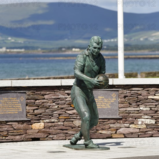 Mick O'Dwyer statue, famous footballer, Waterville, Ring of Skellig, Ring of Kerry, Wild Atlantic Way, Ireland, Europe