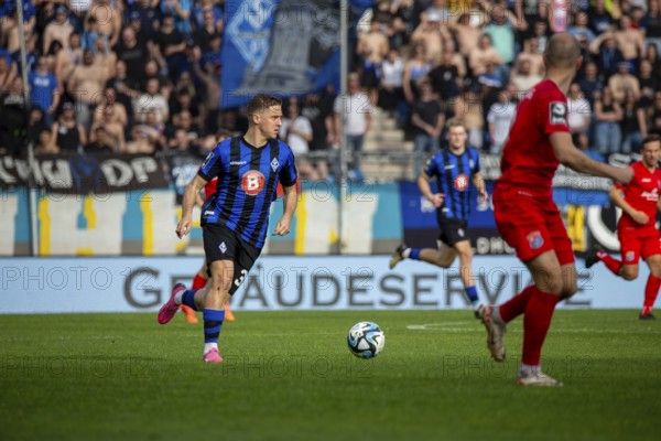06.04.2024, Football 3rd League, Season 2023/24, Matchday 32: Waldhof Mannheim vs SpVgg Unterhaching (6:1) . Player on the ball: Martin Kobylanski (33, Waldhof Mannheim)
