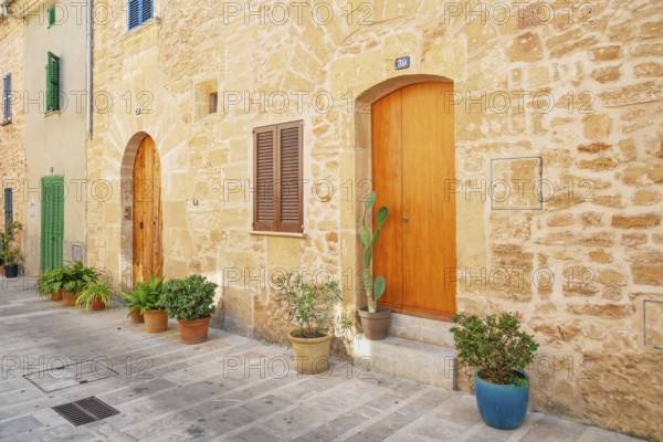 Old town street, Alcudia, Mallorca, Balearic Islands, Spain, Europe