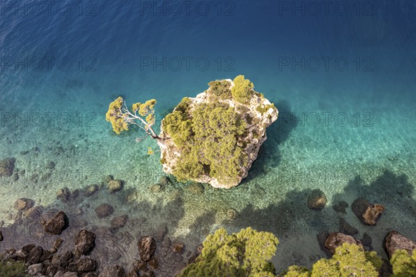 The landmark Brela stone or Kamen Brela on Punta Rata beach near Brela, Croatia, Europe