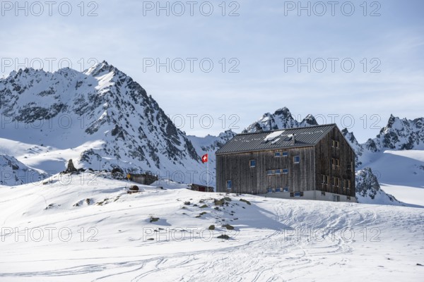 Kesch Hut, SAC Alpine Club hut in winter, Albula Alps, Graubünden, Switzerland, Europe