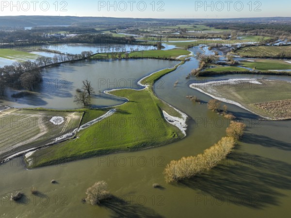 Haltern am See, North Rhine-Westphalia, Germany, floods on the Lippe, river in the Ruhr area, the fields, the agricultural land of the farmers next to the watercourse are flooded, serve as retention areas, flood areas for flood protection, Europe